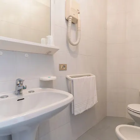 Touring ホテル 3*