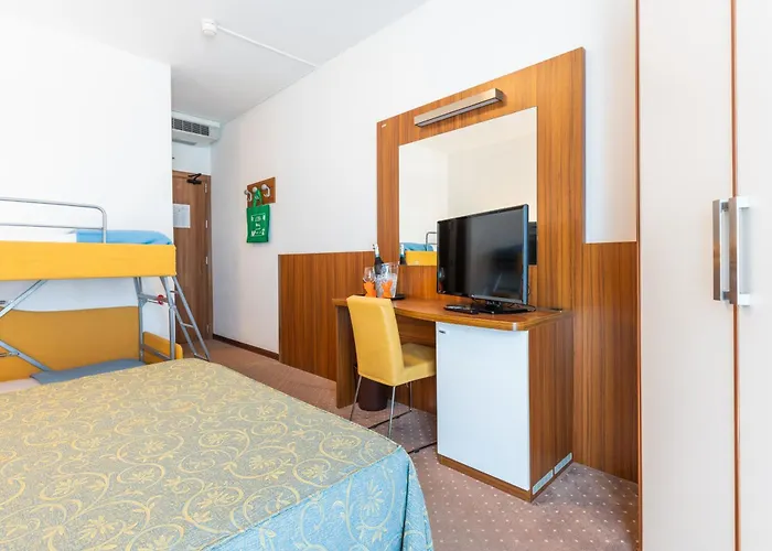 Отель Touring Каорле