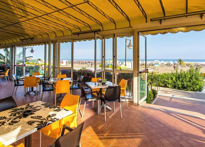 Отель Touring 3*