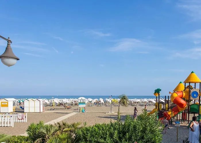 Отель Touring 3*