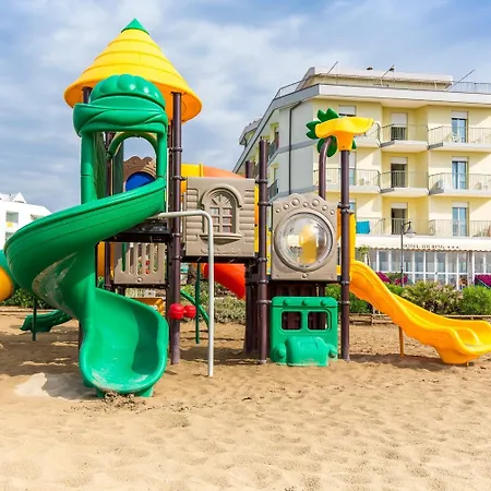 Отель Touring 3*